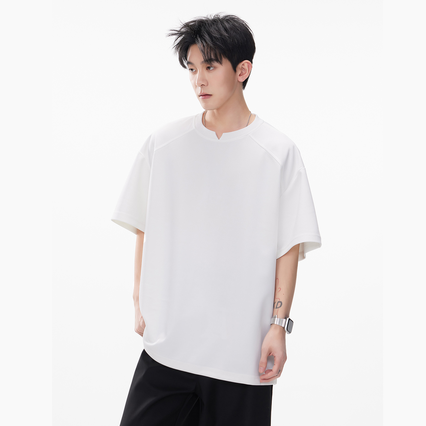 經典小V領短袖 商品展示照
