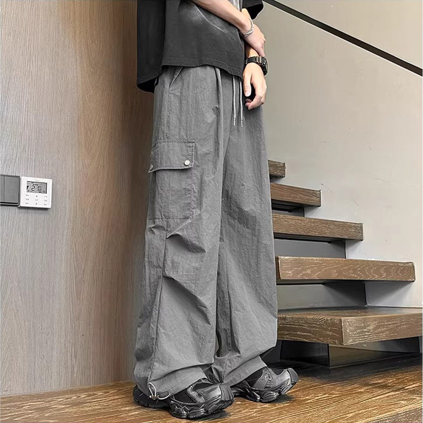 寬鬆休閒闊腿傘兵褲 商品展示照