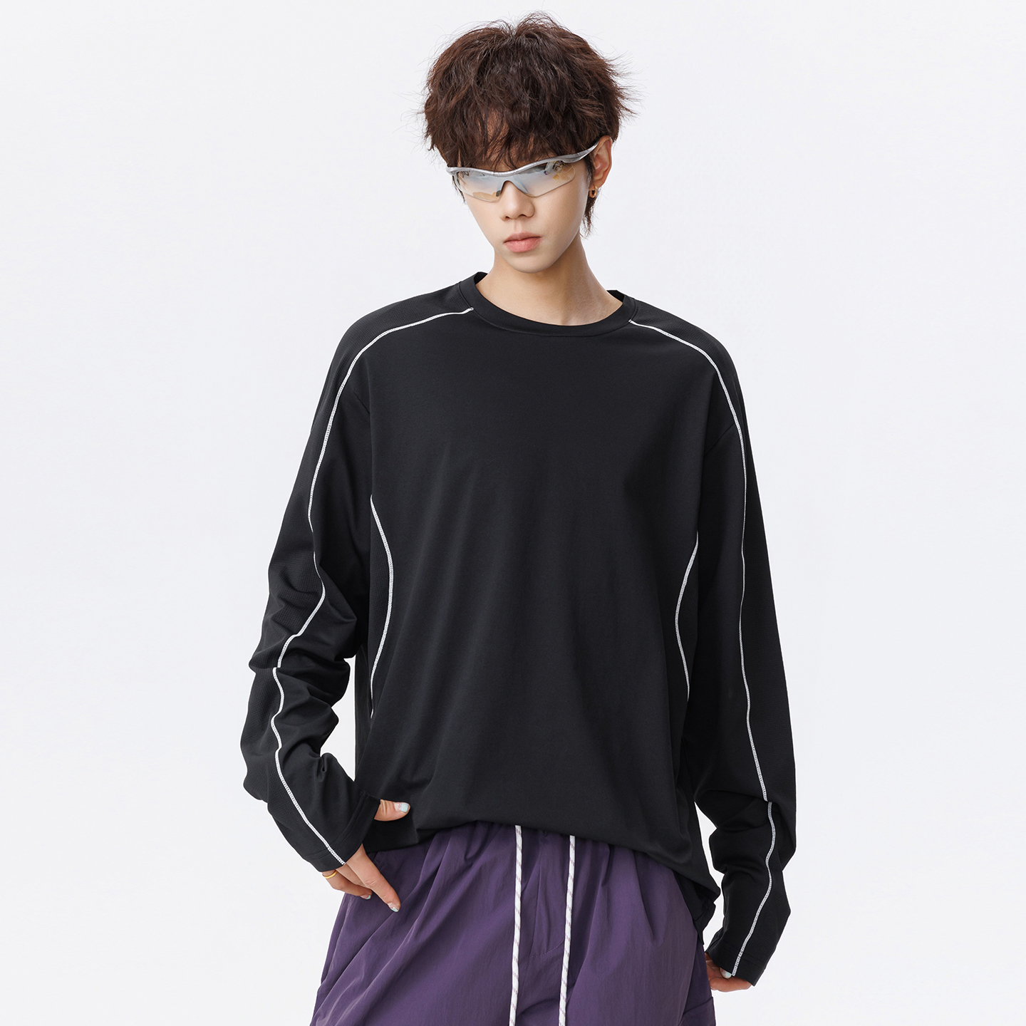 純色自由感運動大學T 商品展示照