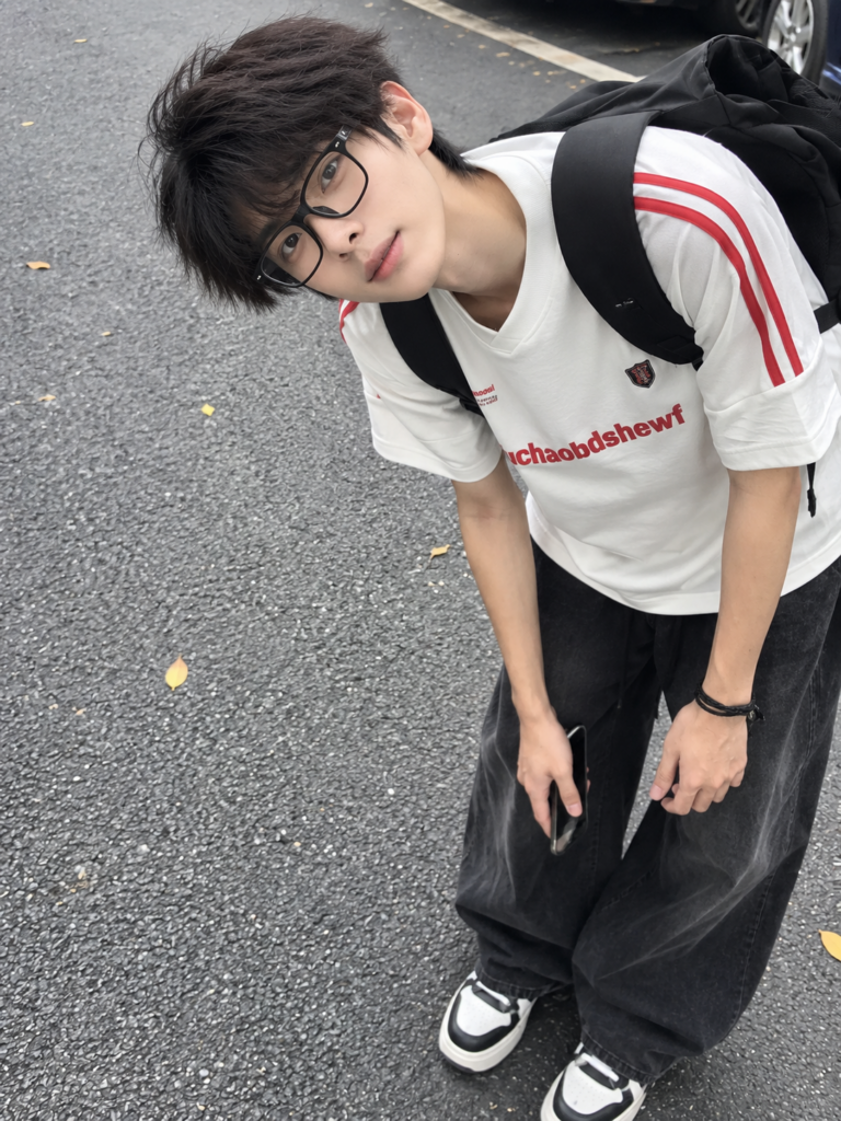 白色短袖t恤